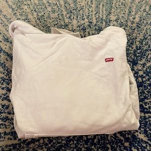 White levi’s hoodie